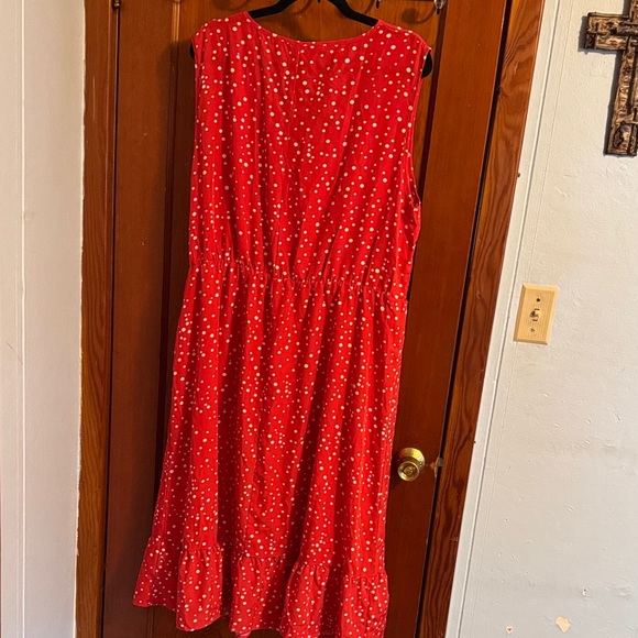 Elegant Red Polka Dot Midi Dress - Picture 8 of 9